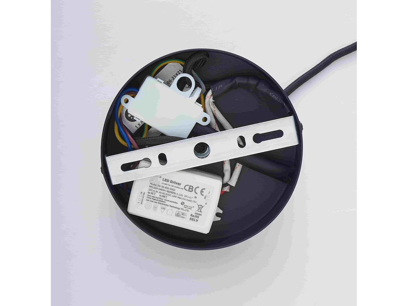 Suspension noire avec un verre transparent et cannelé  - Damian