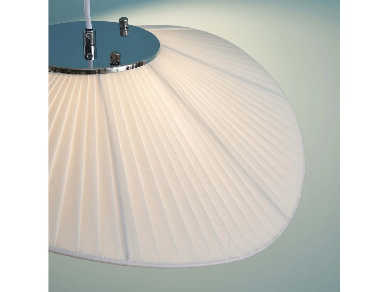 Grande suspension aérienne courbée en métal et textile blanc - Odalia