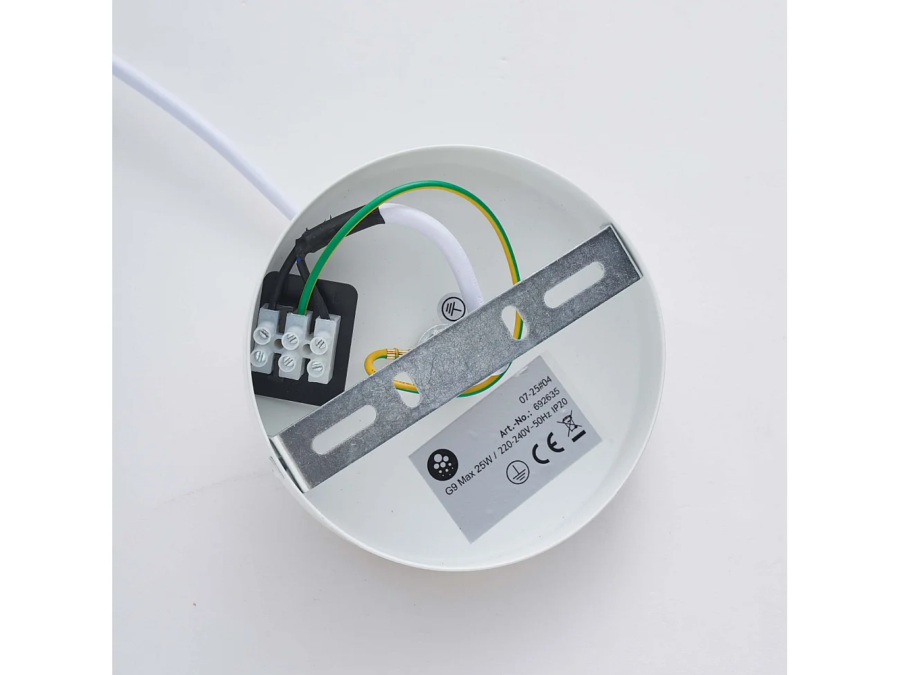 Grande suspension aérienne courbée en métal et textile blanc - Odalia