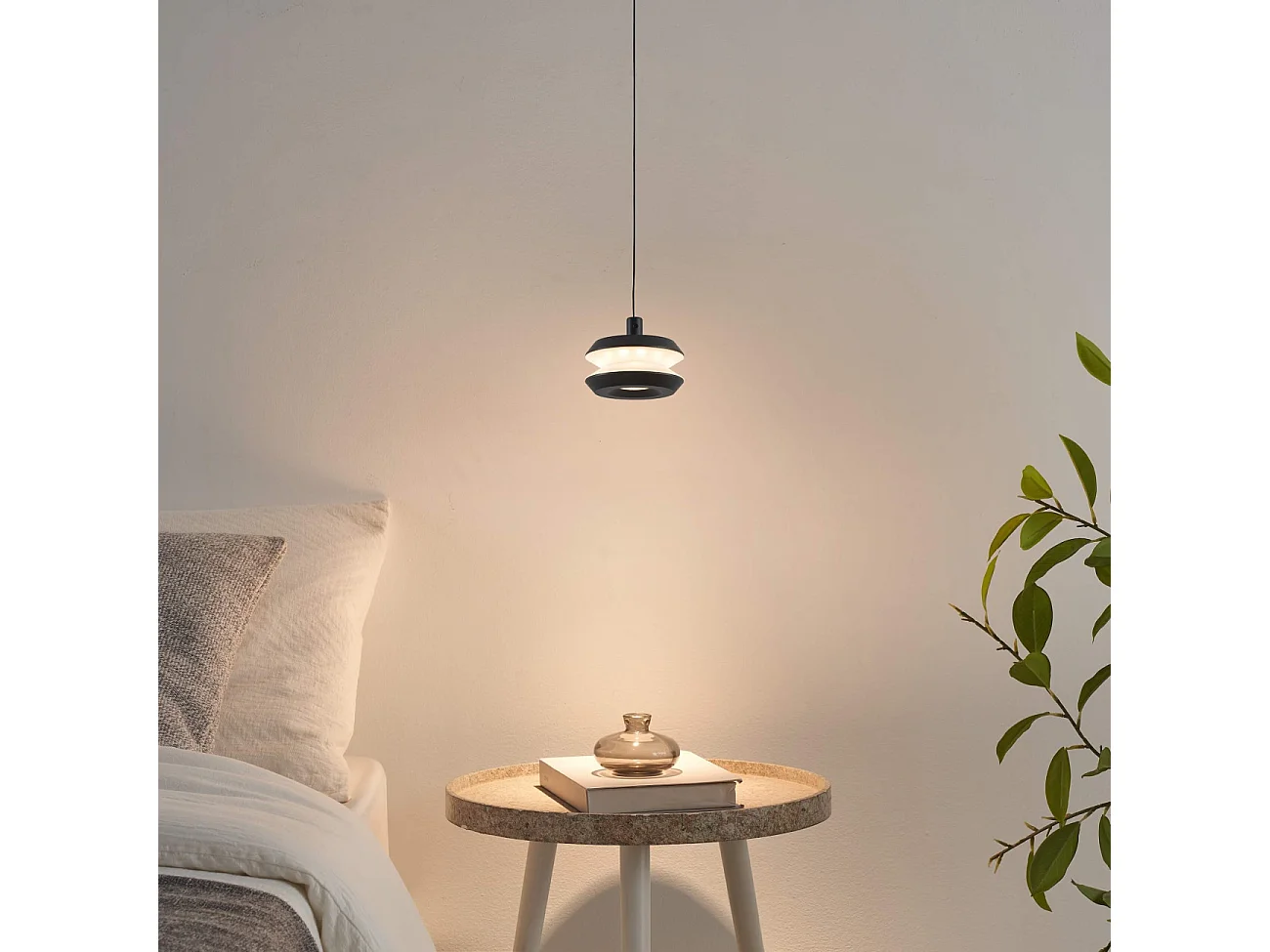 Suspension LED dimmable cylindre noir hauteur réglable design minimaliste - Rive
