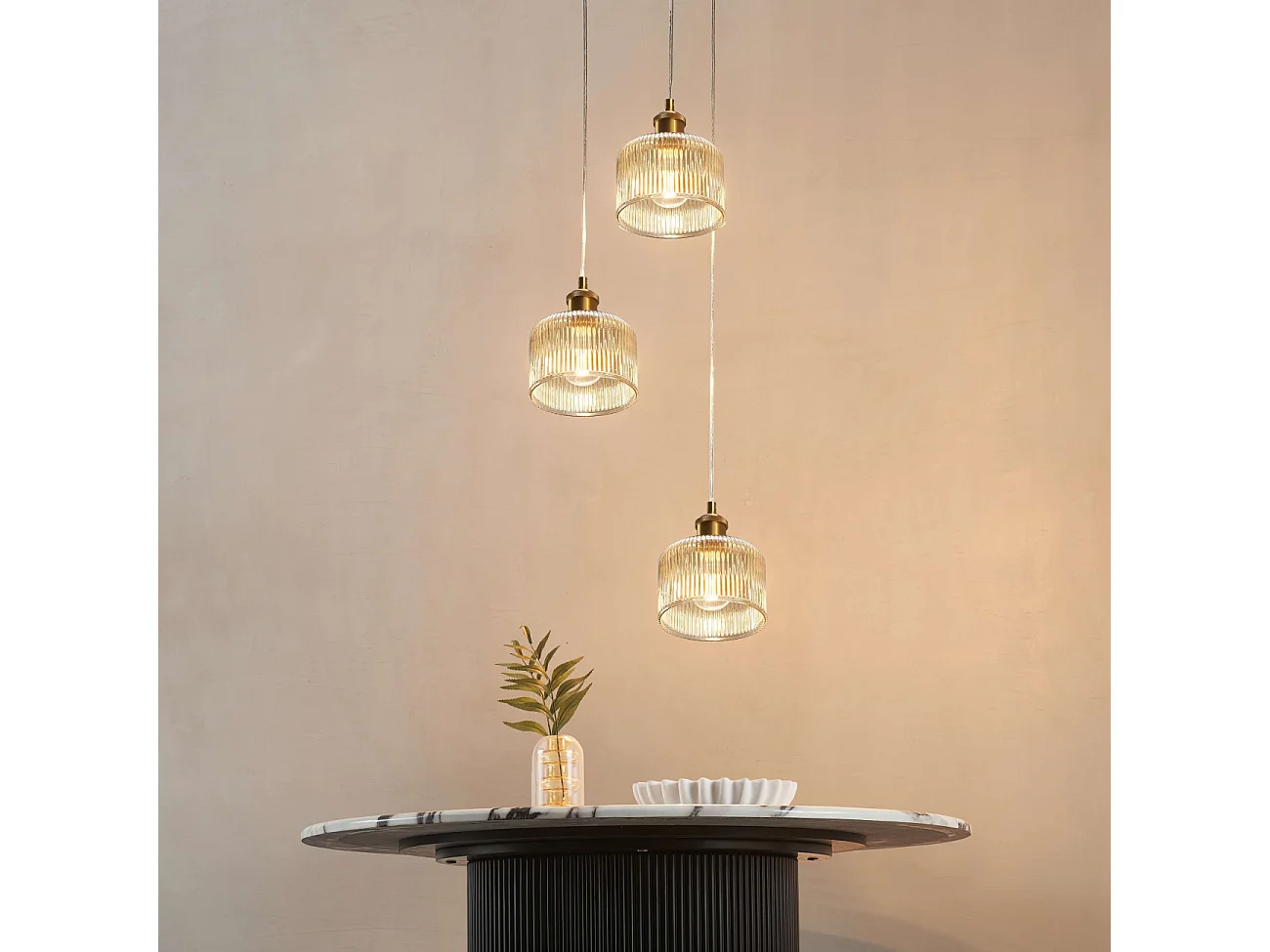 Suspension triple vintage laiton verres ambrés striés - Auréline