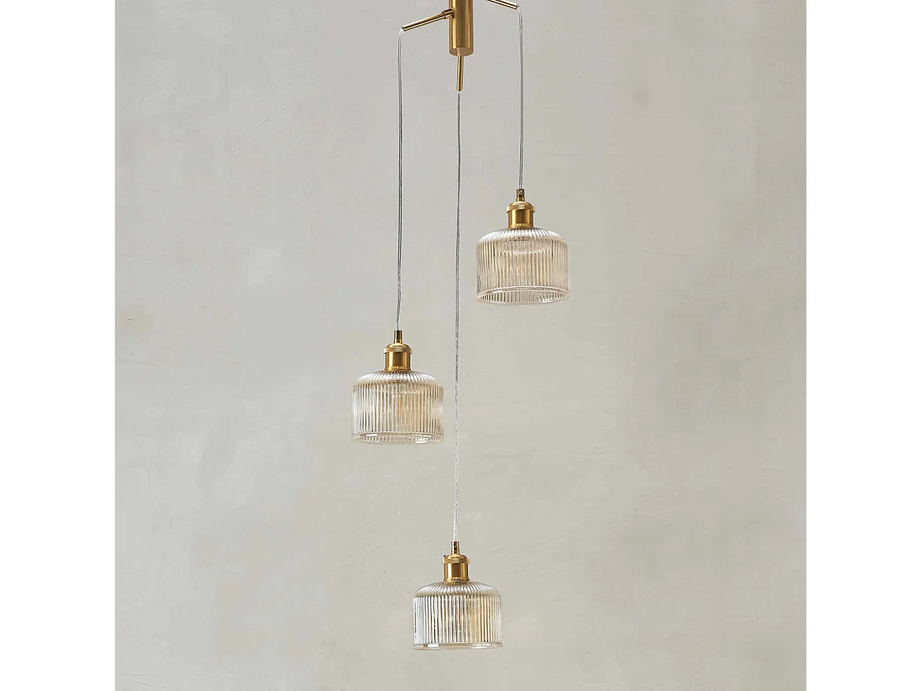 Suspension triple vintage laiton verres ambrés striés - Auréline