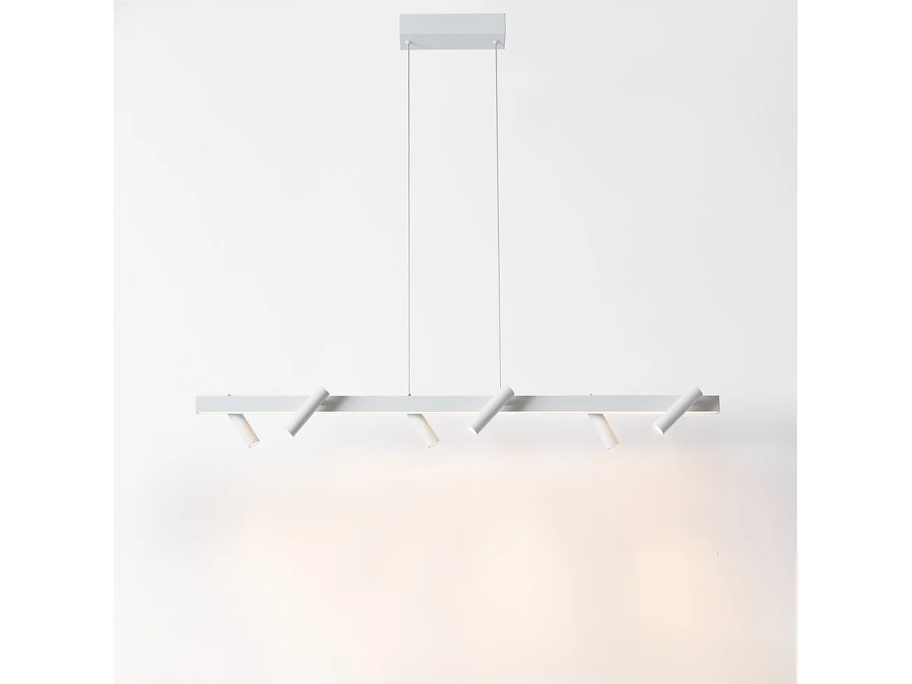 Longue suspension blanche linéaire LED dimmable spots orientables  - Aniska