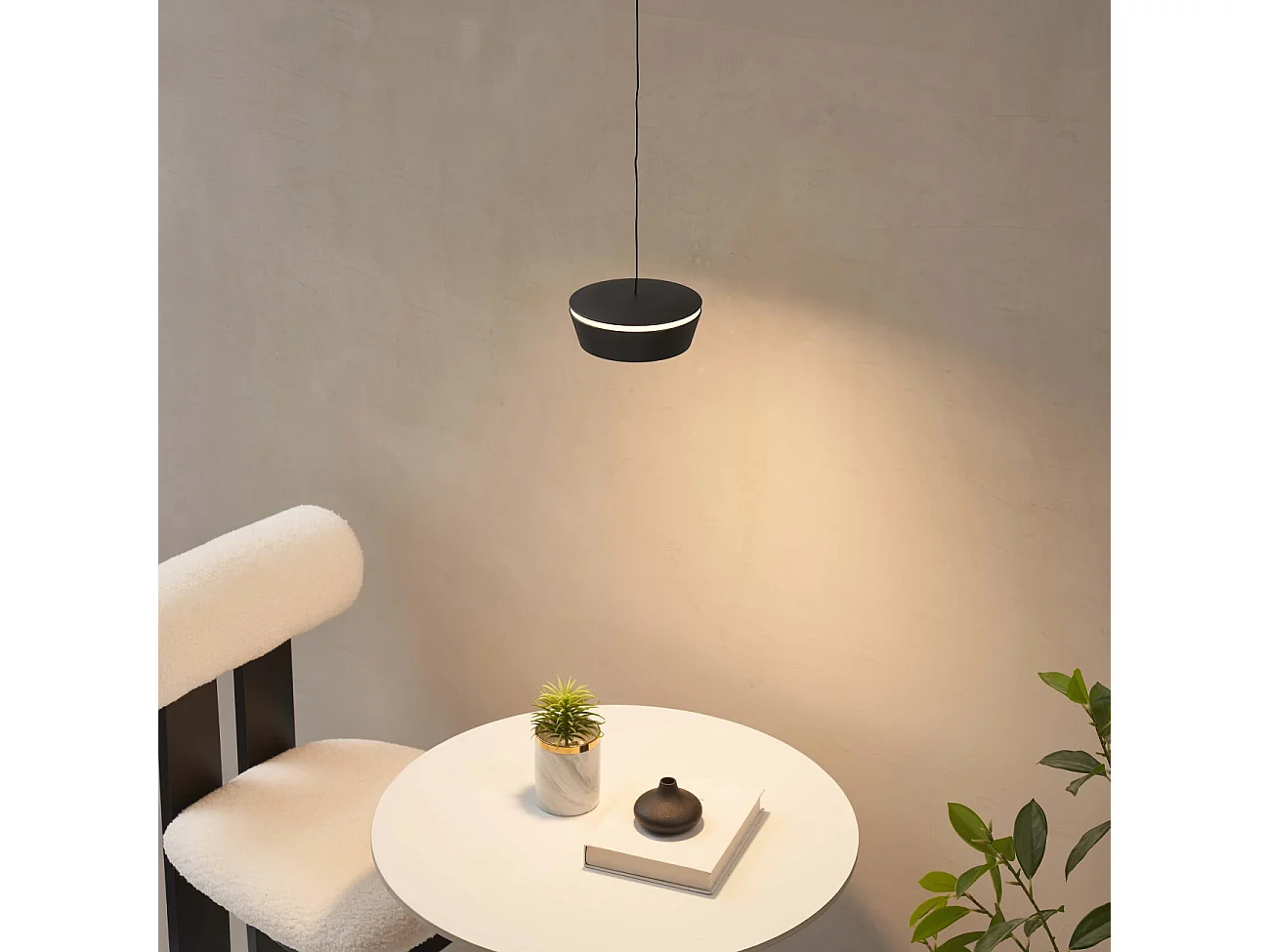 Petite suspension noire minimaliste LED intégrée dimmable - Mavel
