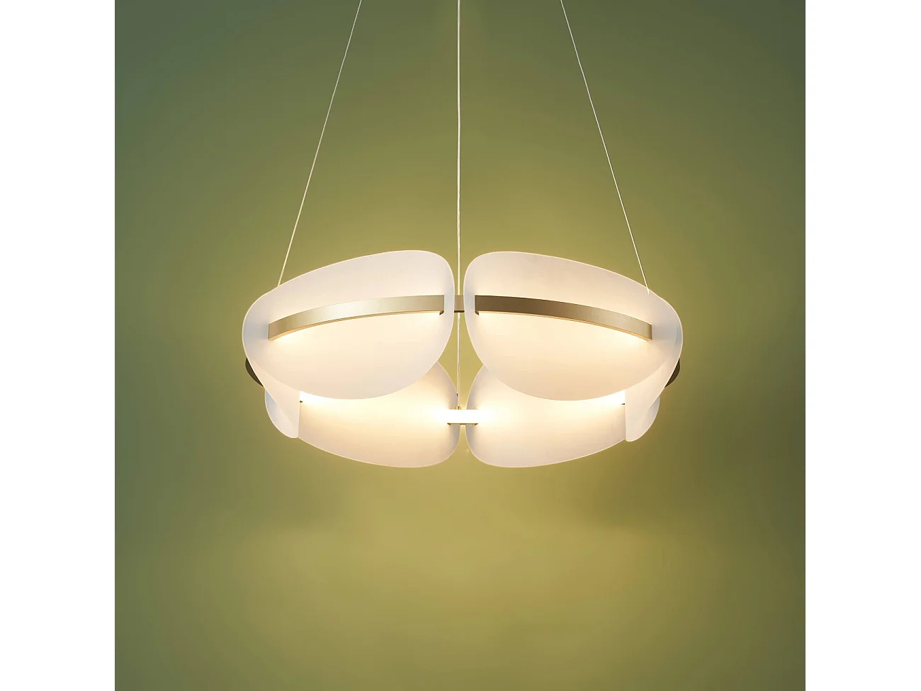 Suspension circulaire dorée LED dimmable verre dépoli 62 cm - Cristalia