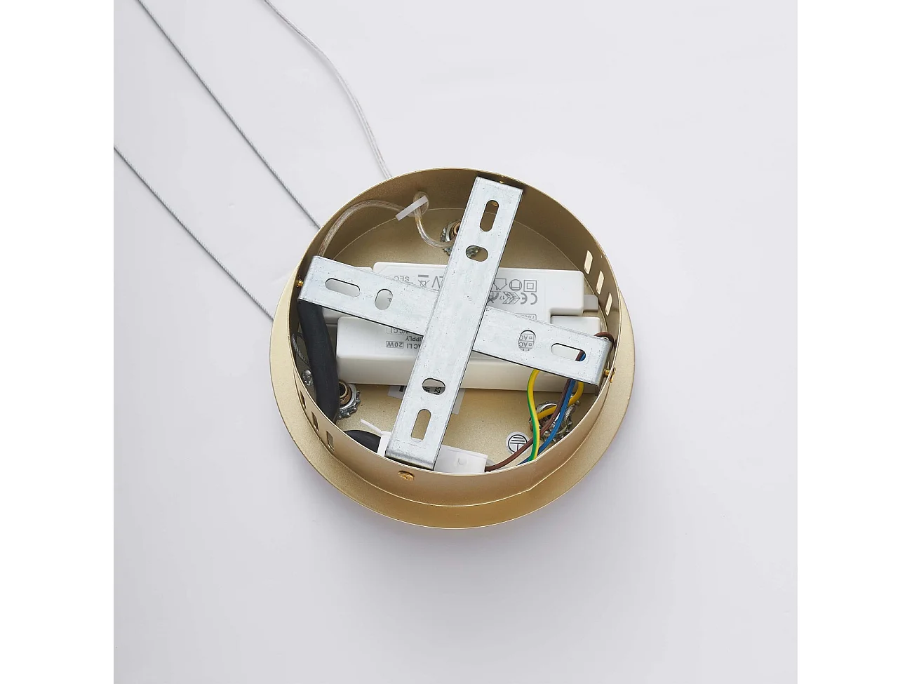 Suspension circulaire dorée LED dimmable verre dépoli 62 cm - Cristalia