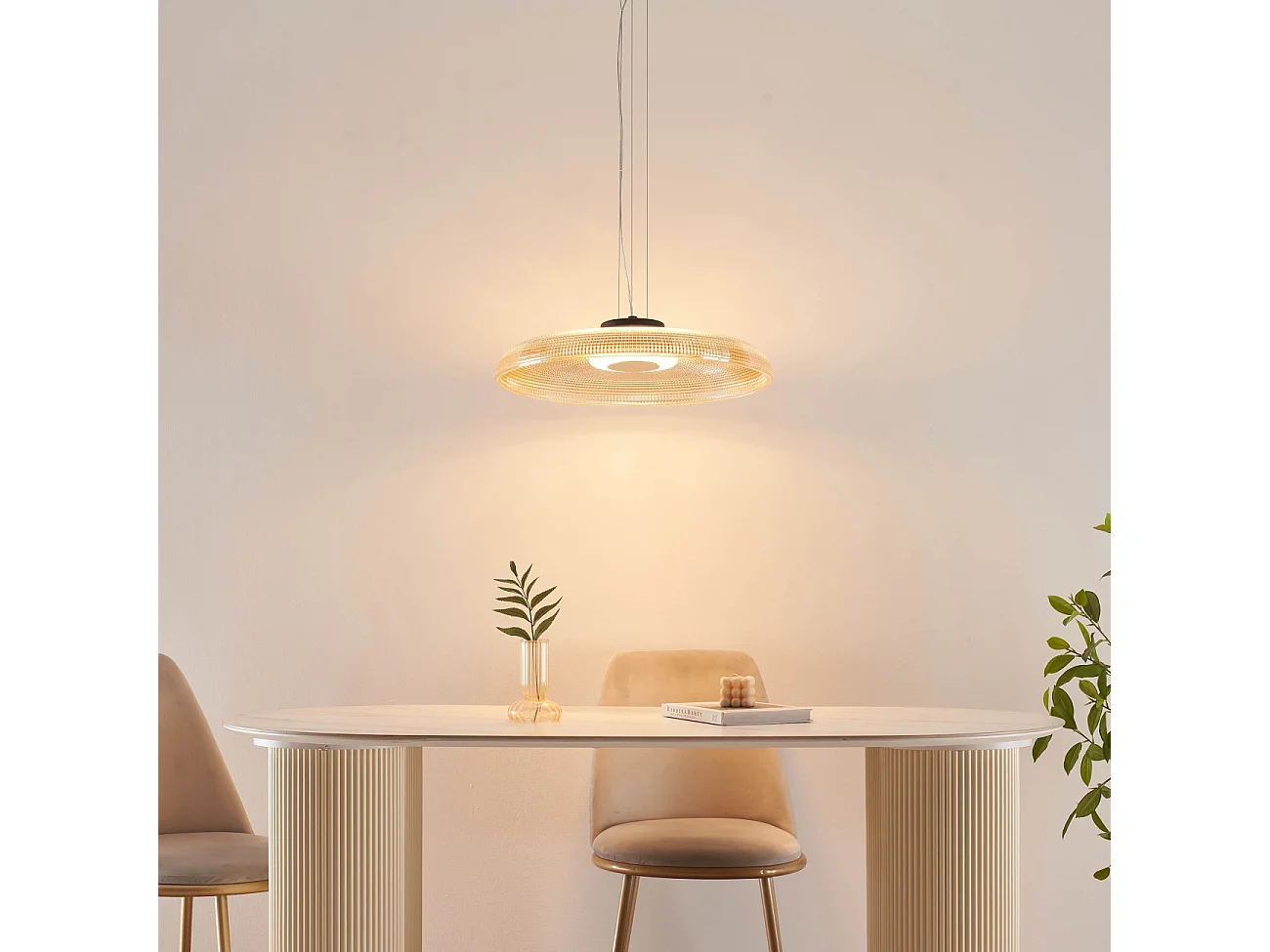 Suspension LED moderne verre texturé ambré et base noire  - Ossara