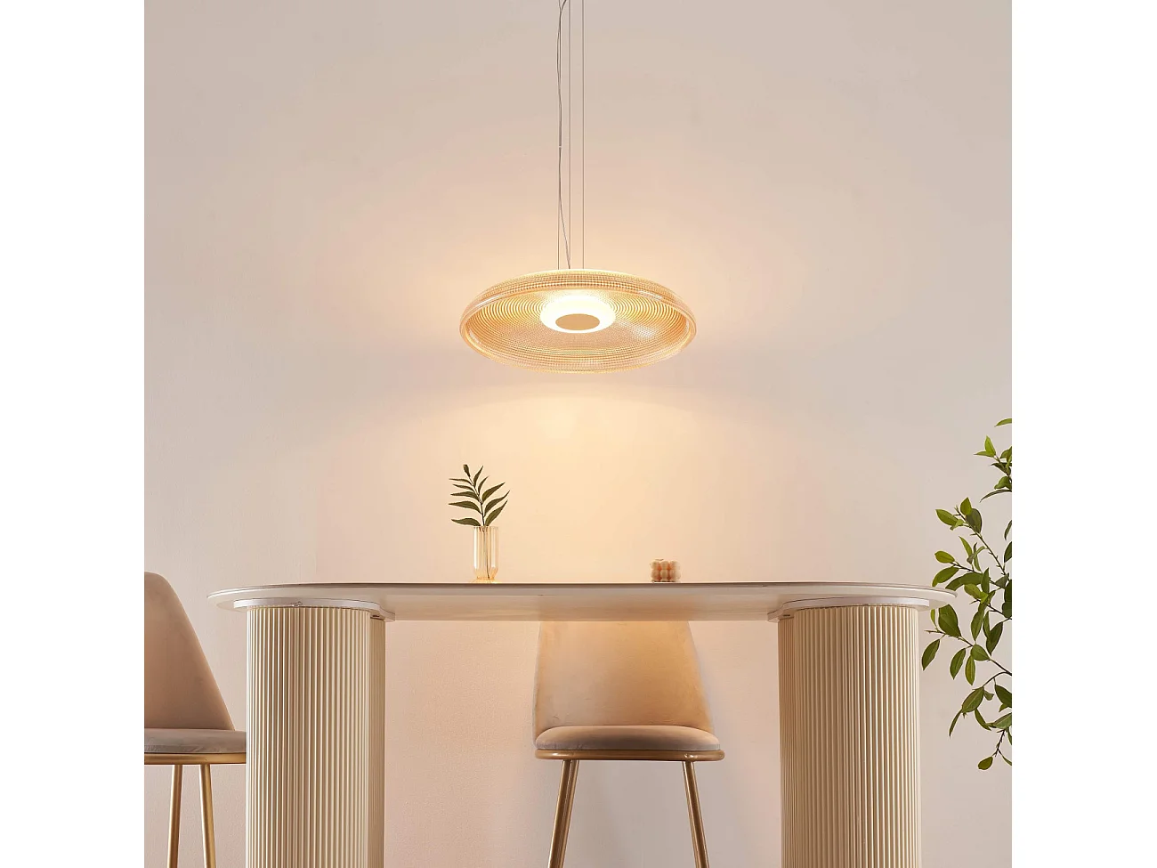 Suspension LED moderne verre texturé ambré et base noire  - Ossara