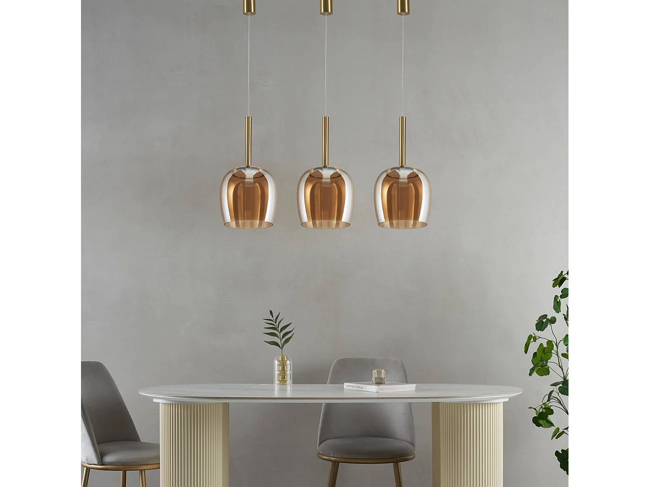 Suspension raffinée cloche dorée verre ambré LED intégrée - Eriska