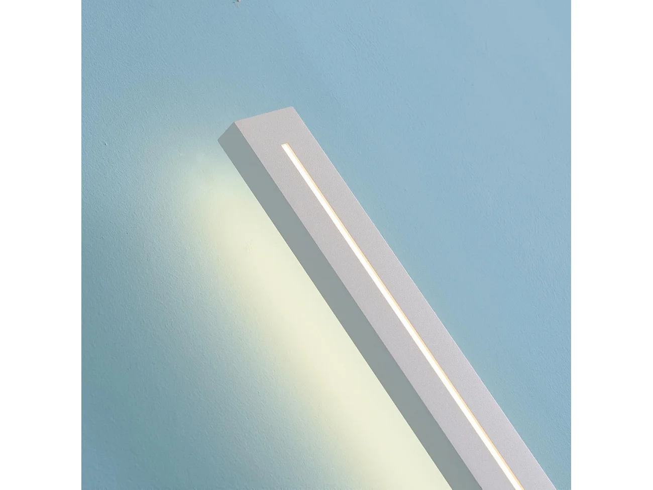 Applique LED blanche rectangulaire à éclairage indirect IP54 - Noméris