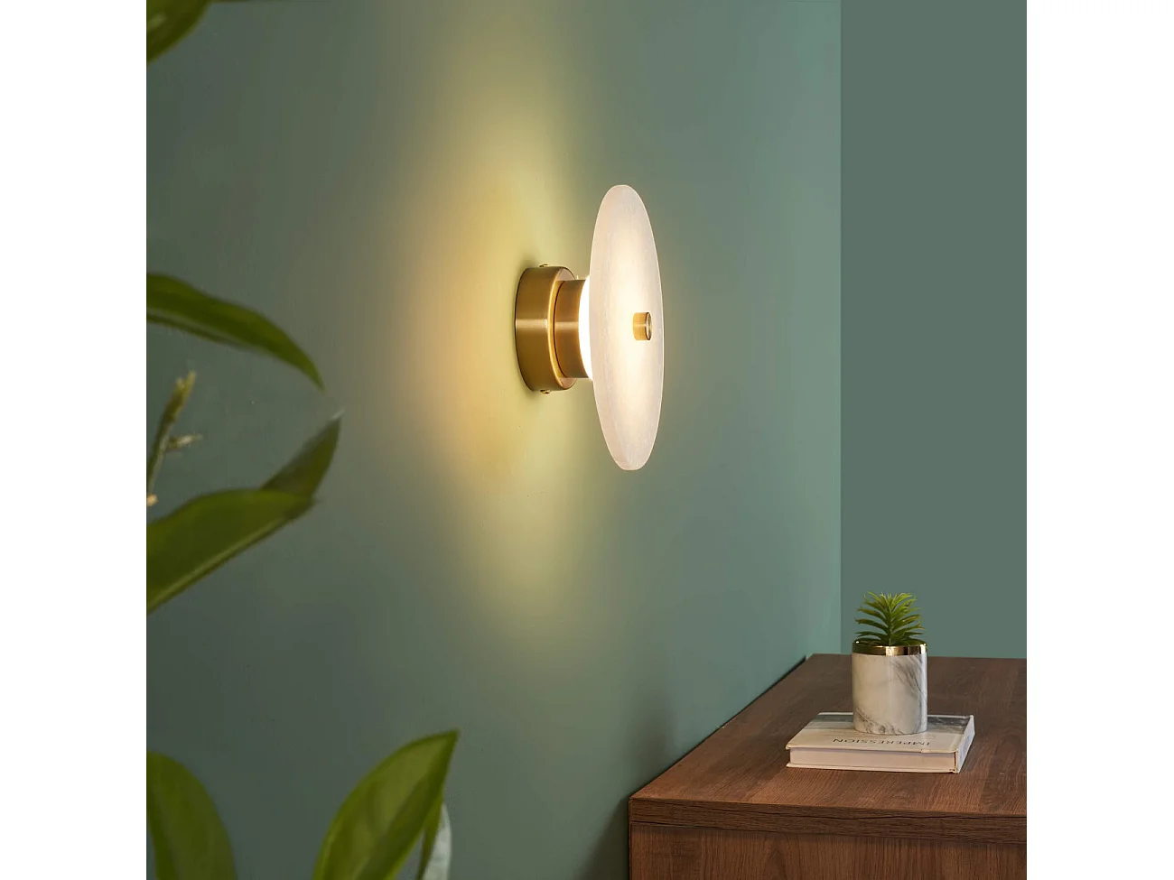 Petit spot ou applique ronde en marbre blanc avec détail doré - Lilasea