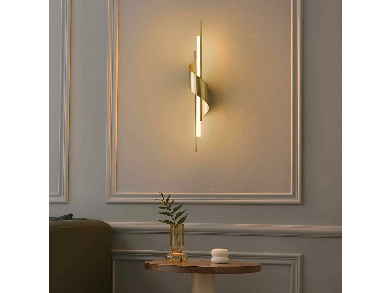 Applique LED dorée minimaliste et longiligne 18W - Zénaïa