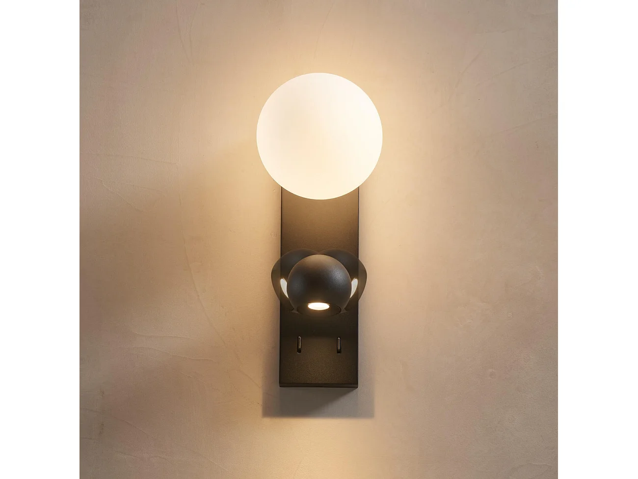Applique LED noire double éclairage liseuse et verre blanc - Avelysa