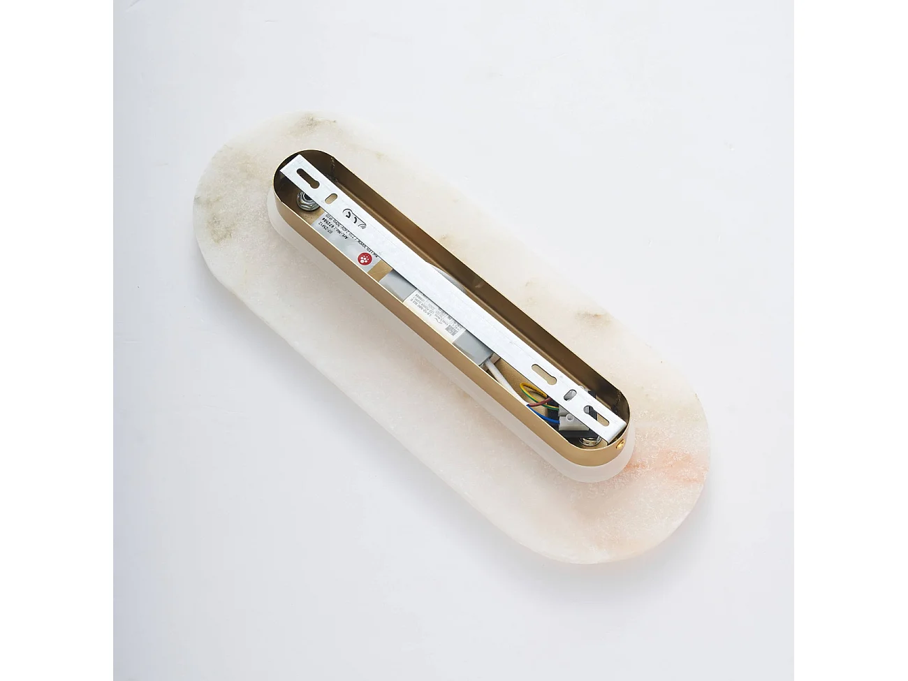 Applique murale ovale dorée LED avec abat-jour en albâtre - Calizia