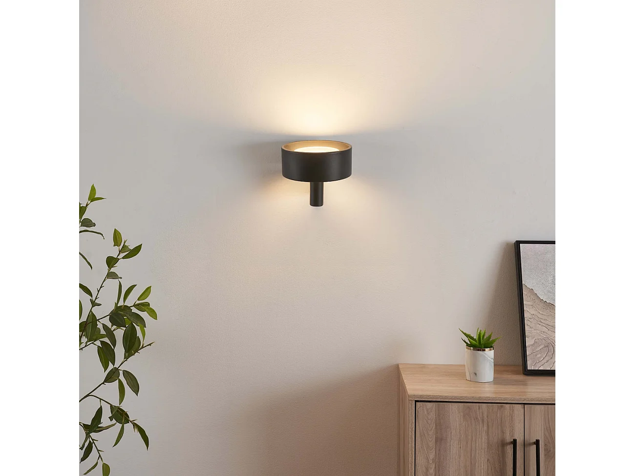 Applique murale noire en métal avec tête ronde LED - Prins