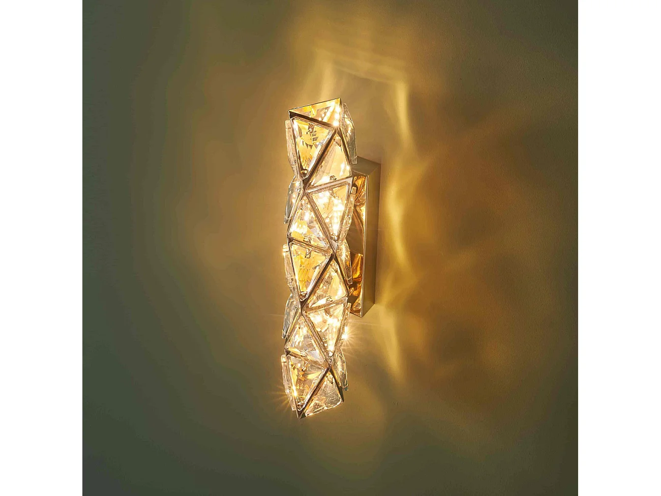 Applique dorée ultra chic en métal et cristaux décoratifs LED - Dalina