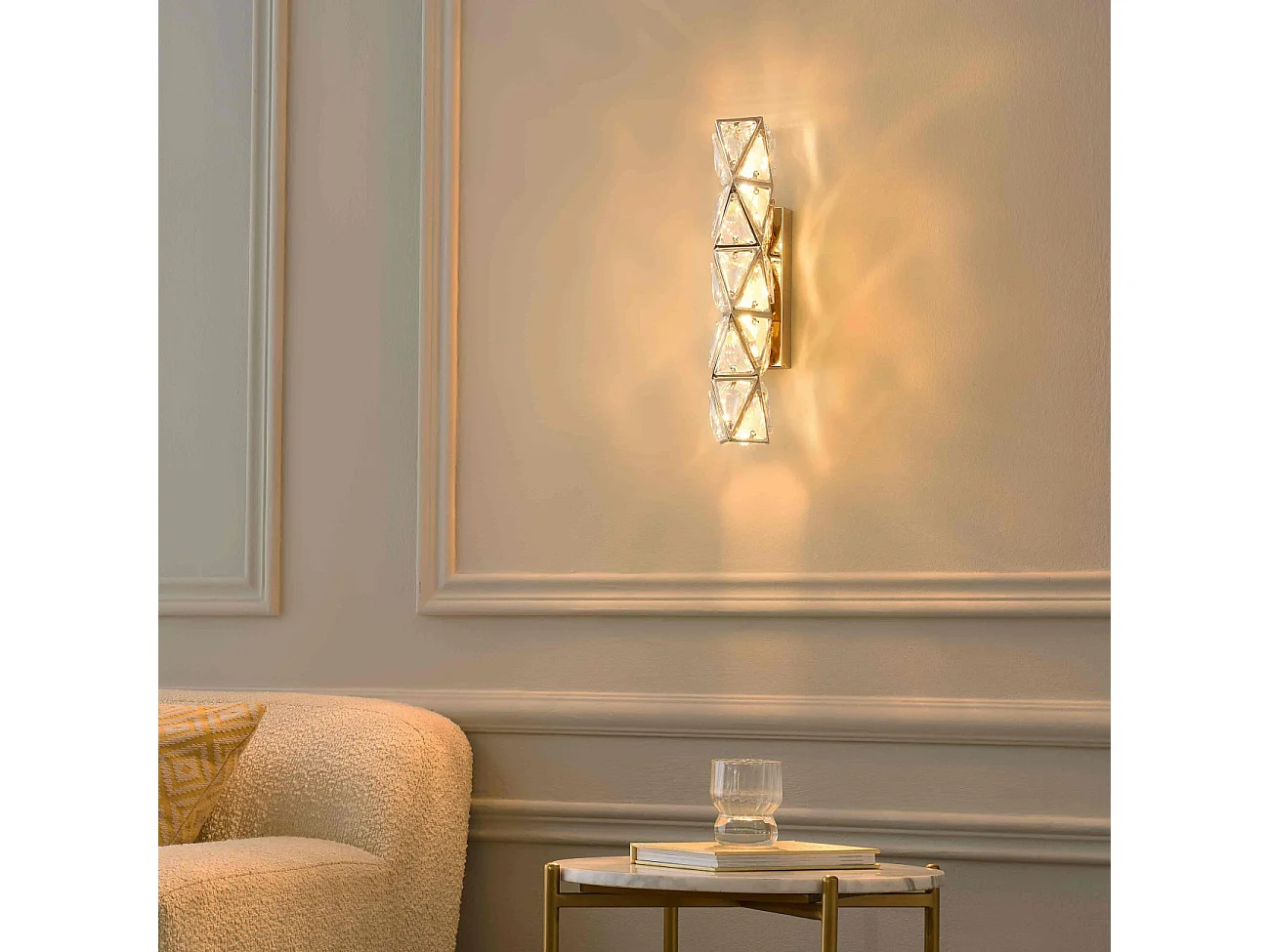 Applique dorée ultra chic en métal et cristaux décoratifs LED - Dalina