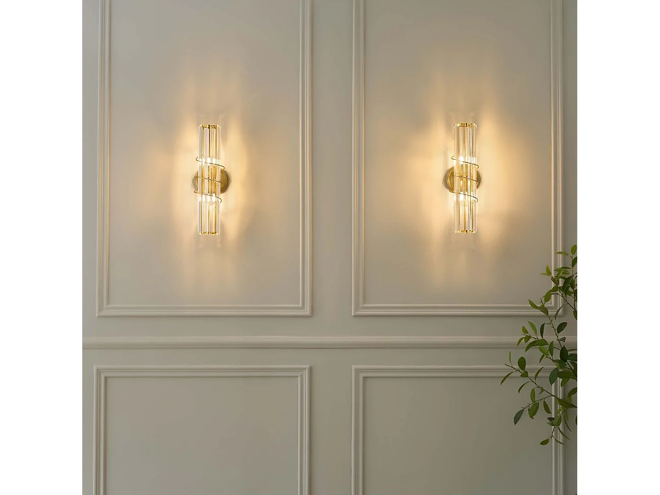 Applique dorée verre transparent et ornement en spirale - Daryna