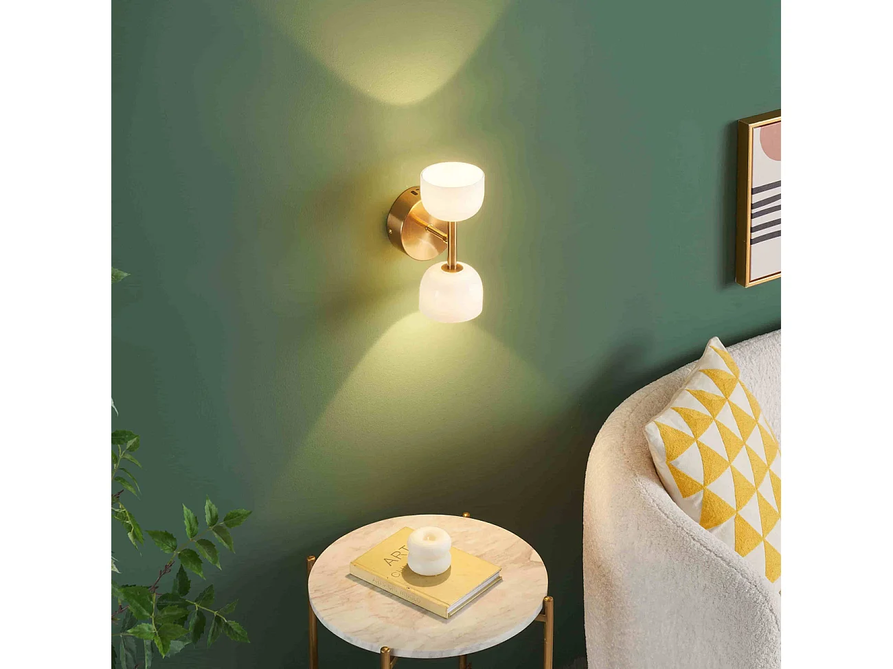 Applique LED laiton à deux globes opalins en verre - Nysséa