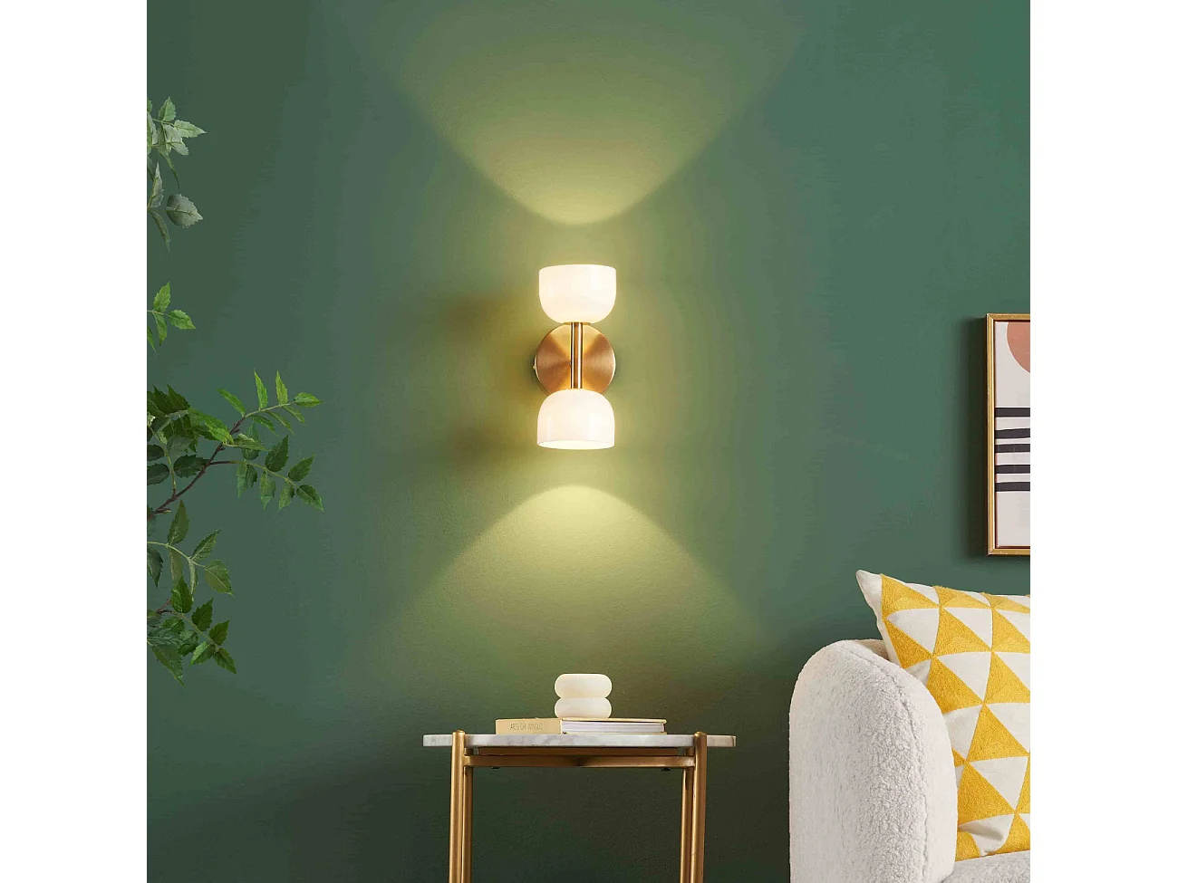 Applique LED laiton à deux globes opalins en verre - Nysséa