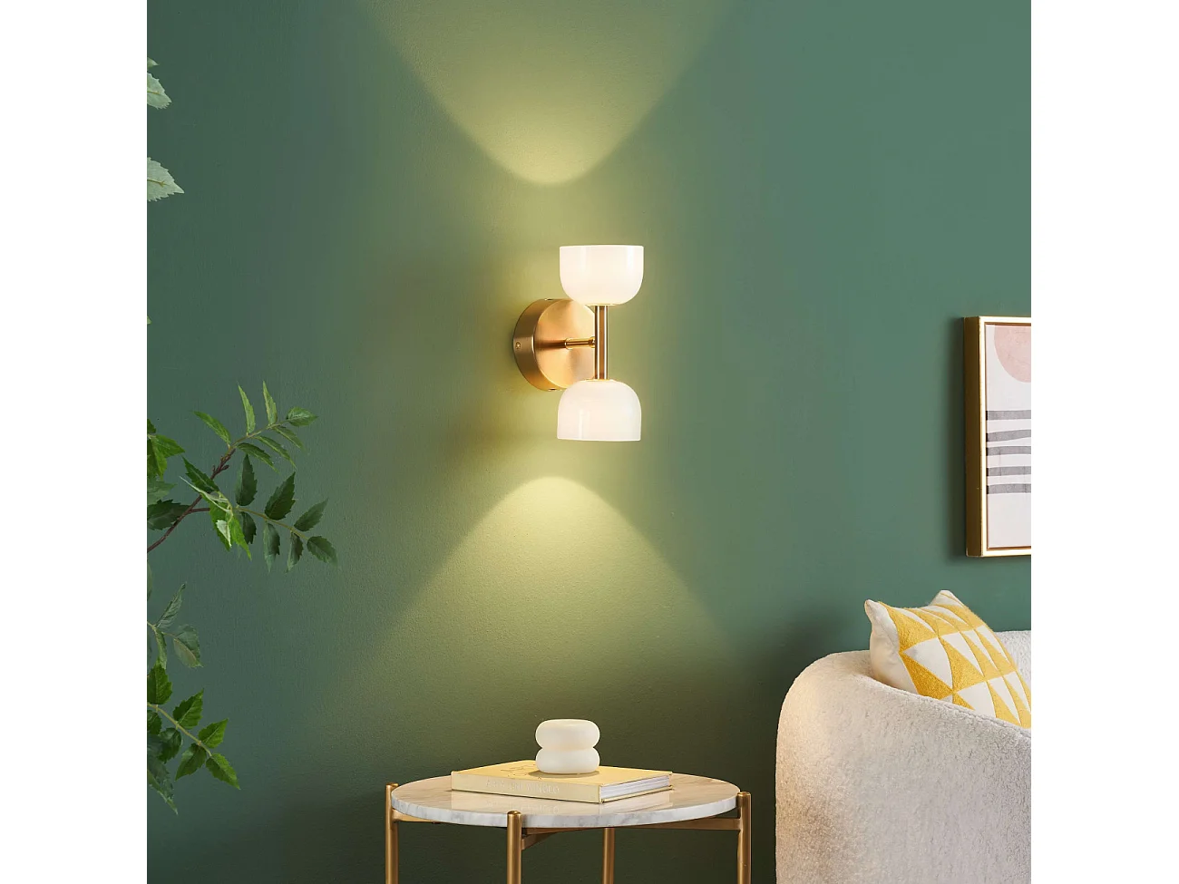 Applique LED laiton à deux globes opalins en verre - Nysséa