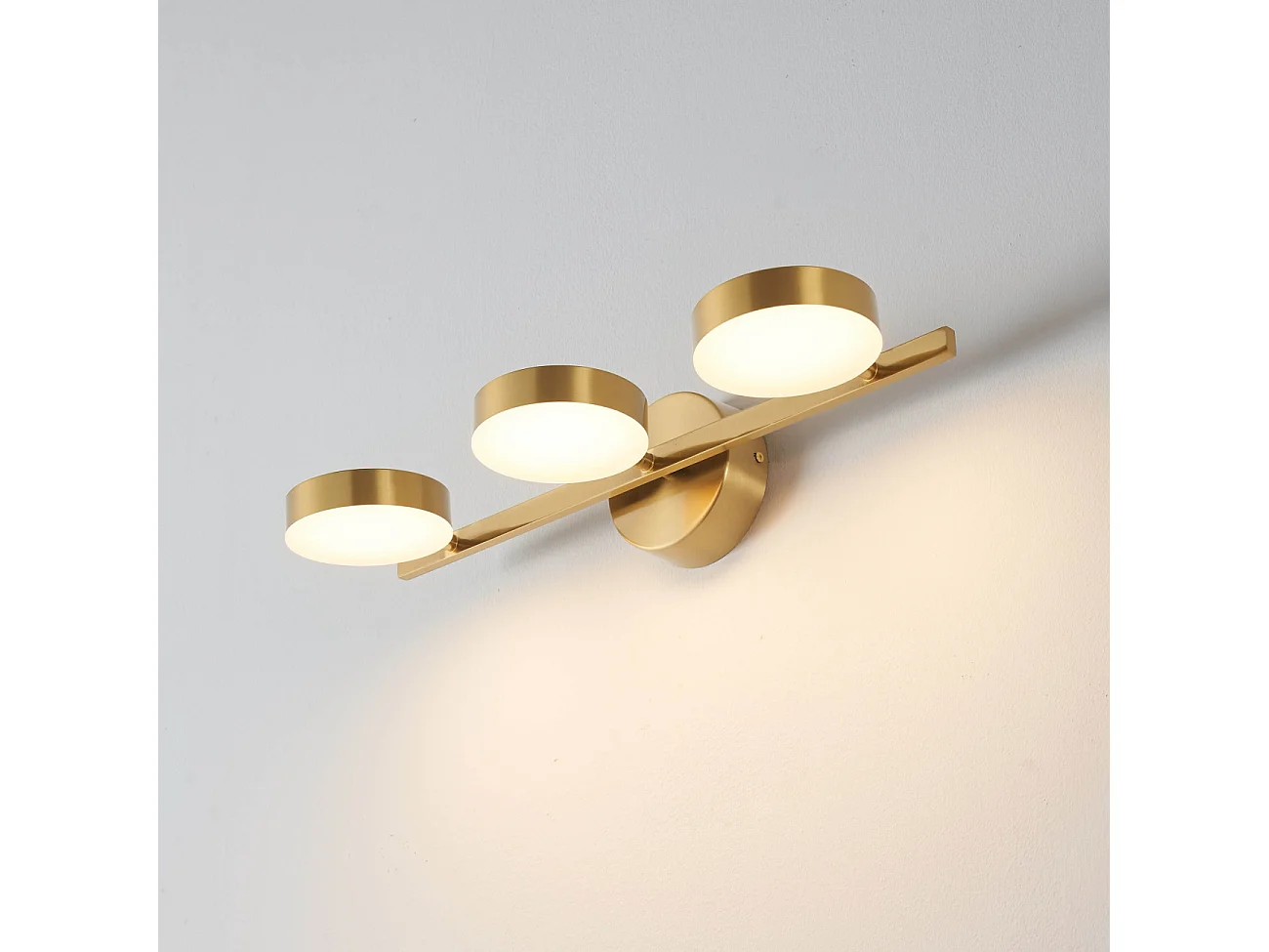 Applique triple laiton LED intégrée 3 spots orientables - Syloria