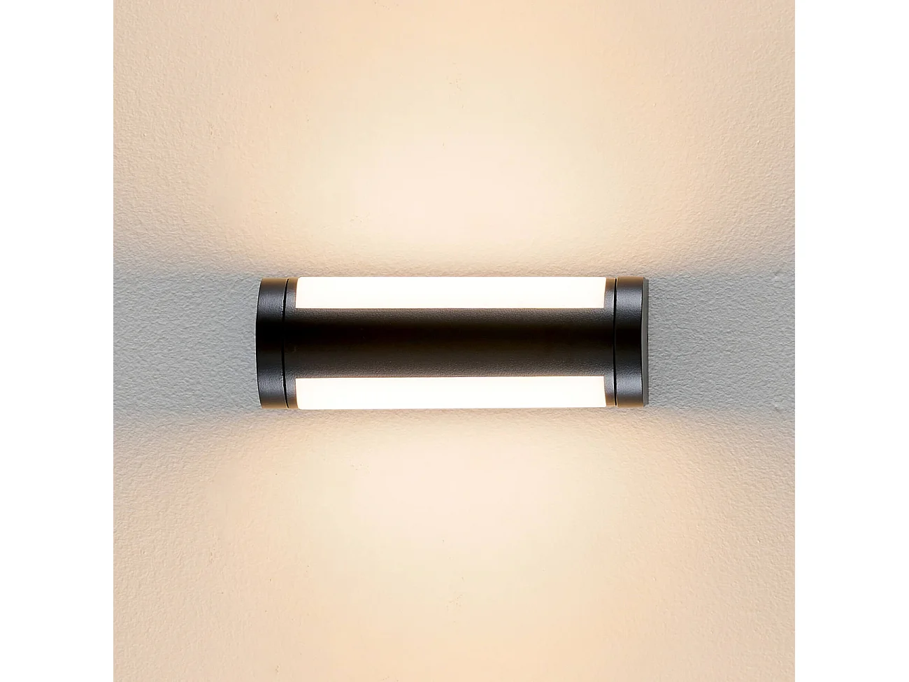 Petite applique LED rectangulaire noire pour extérieur - Ilona