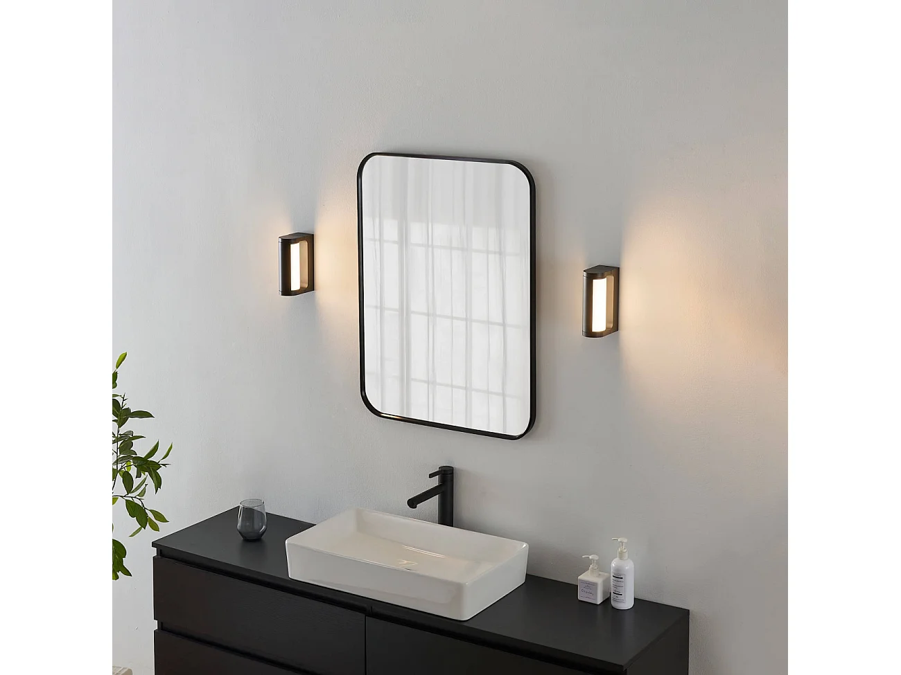 Petite applique LED rectangulaire noire IP65 pour extérieur IP65 - Ilona