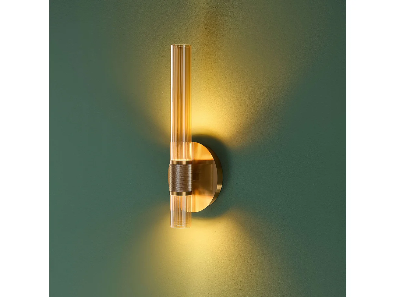 Applique cylindrique finition laiton art déco verre ambré - Cyllia