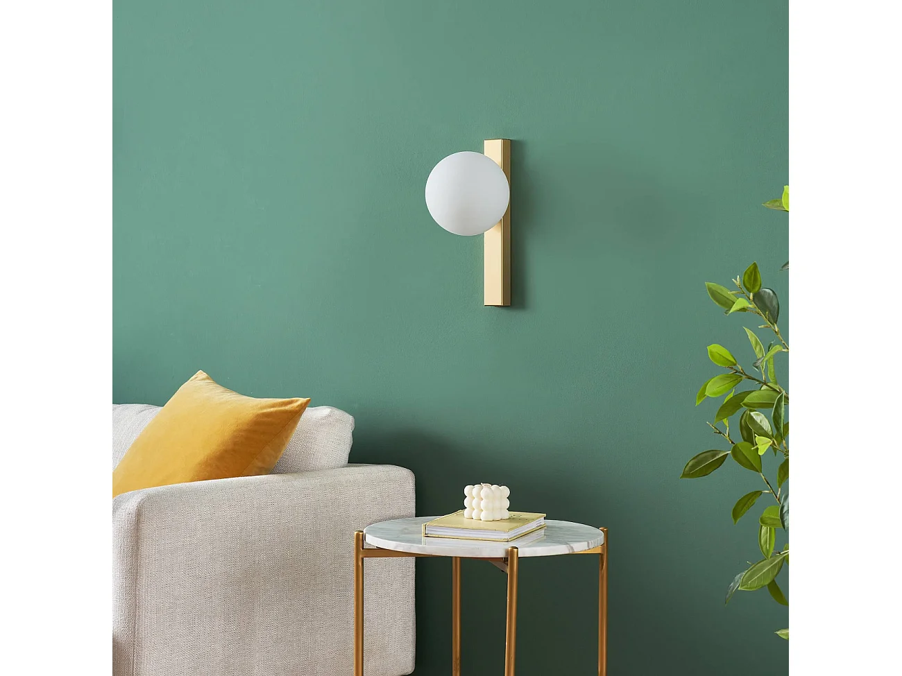 Applique moderne boule en verre et socle fin laiton - Noava