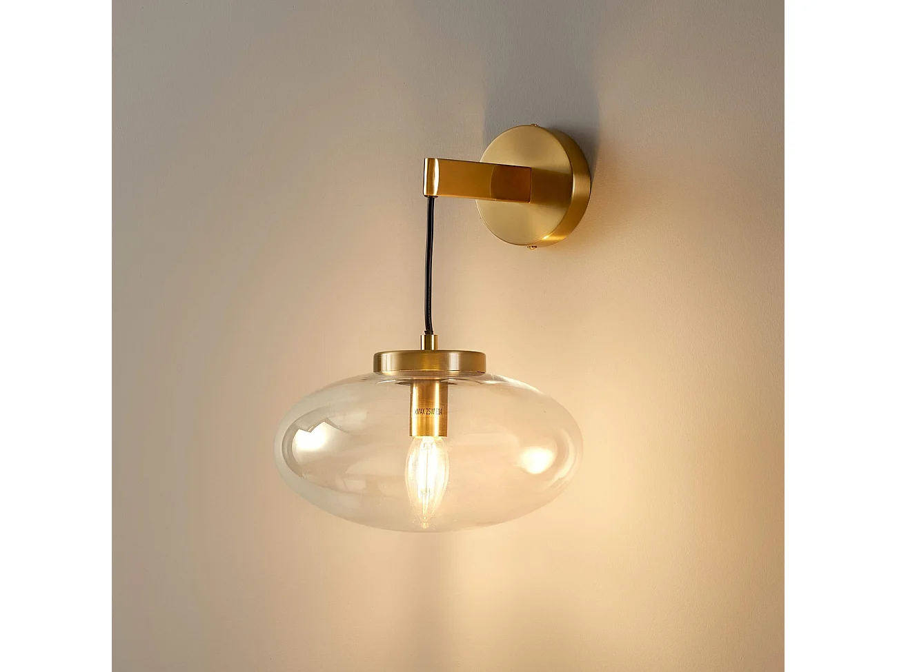 Applique murale dorée avec globe en verre soufflé suspendu - Milenzo