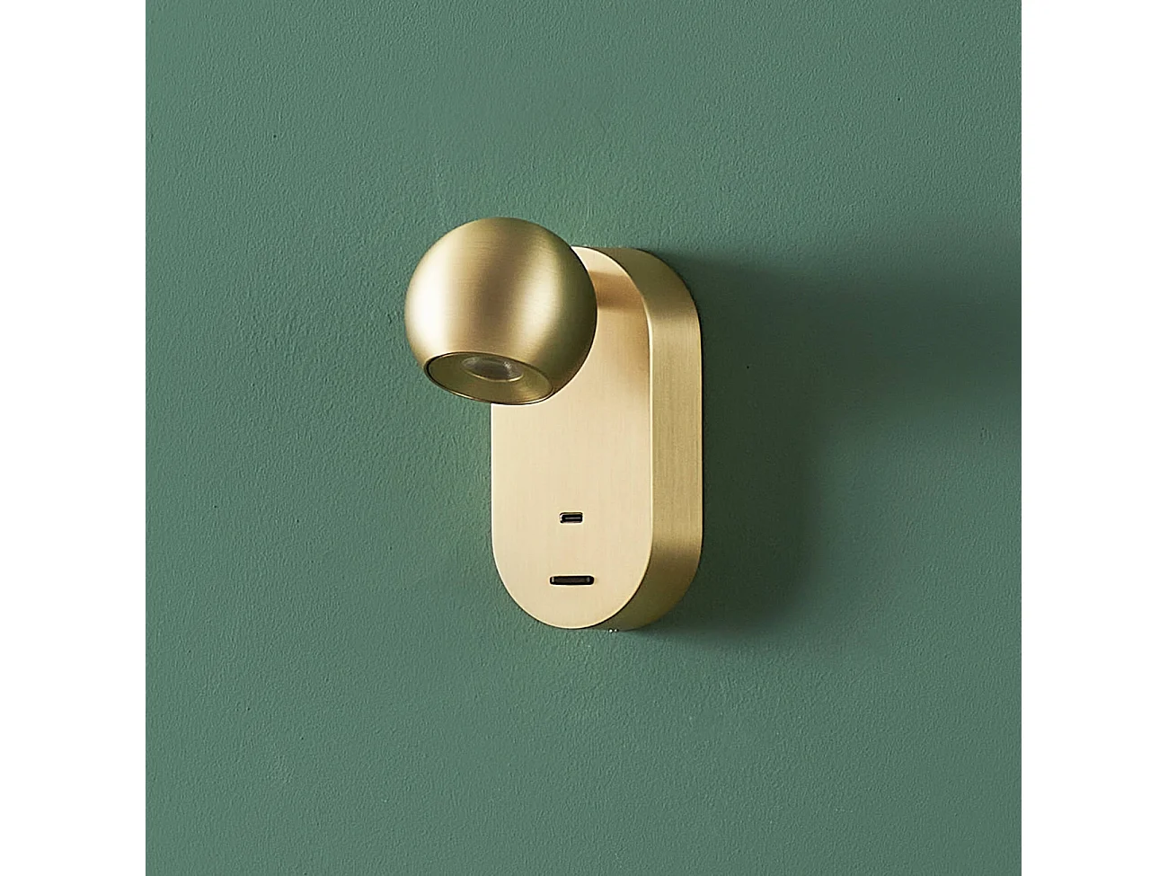 Applique murale LED dorée chic avec chargeur Type-C et interrupteur – Yvan