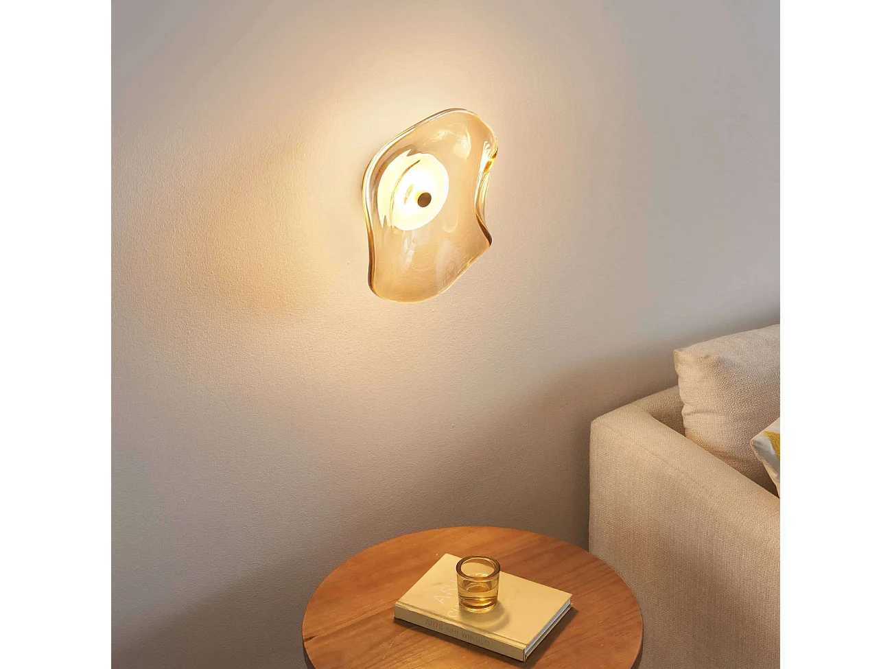 Applique murale ambrée avec diffuseur en verre et LED intégrée  - Lysa