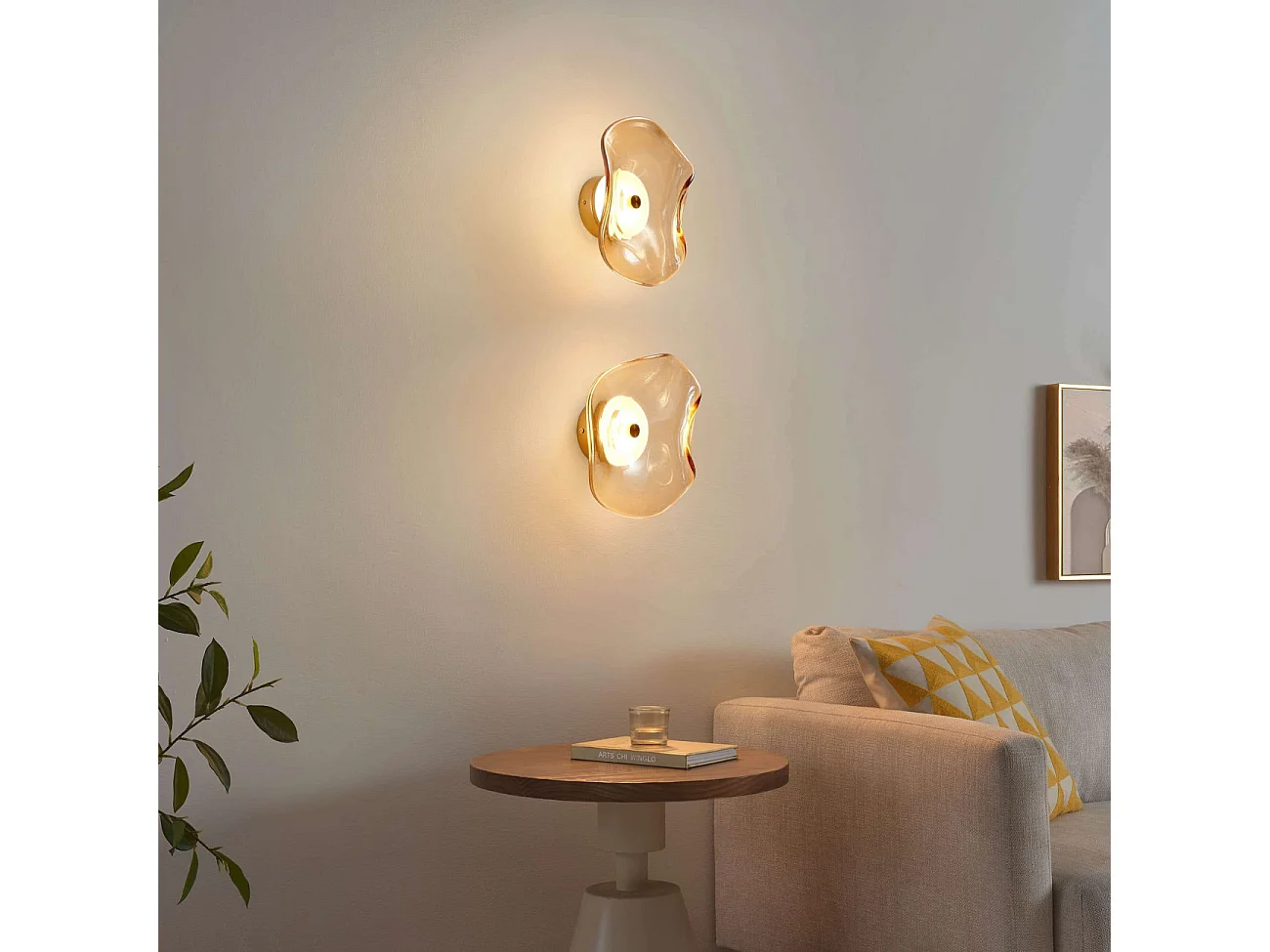 Applique murale ambrée avec diffuseur en verre et LED intégrée  - Lysa