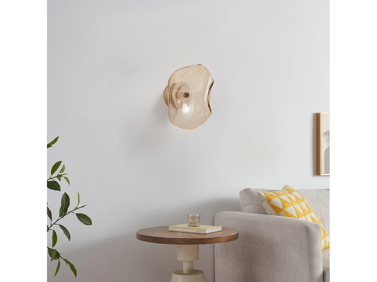Applique murale ambrée avec diffuseur en verre et LED intégrée  - Lysa