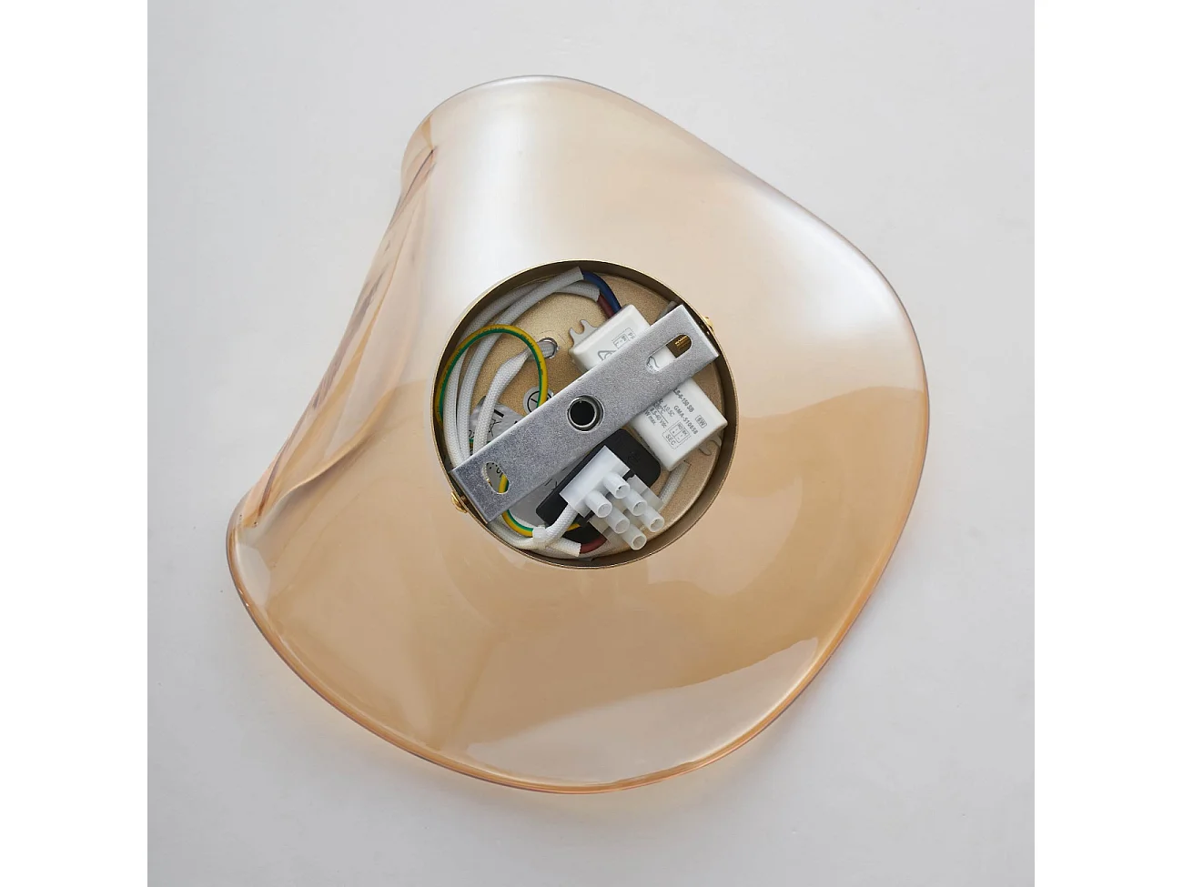 Applique murale ambrée avec diffuseur en verre et LED intégrée  - Lysa