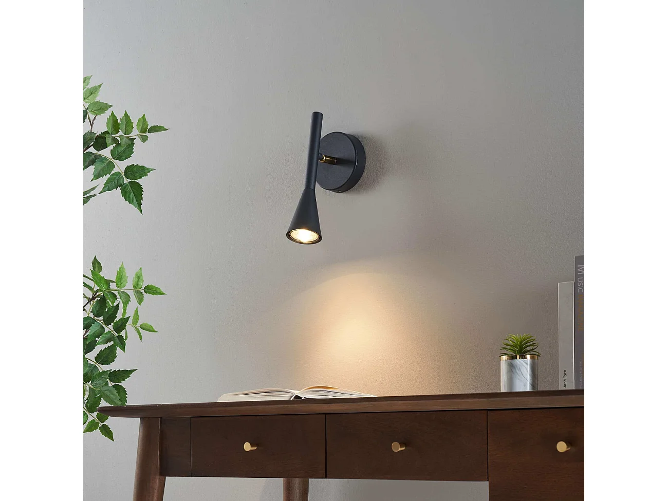 Applique liseuse noire orientable au design moderne - Holen