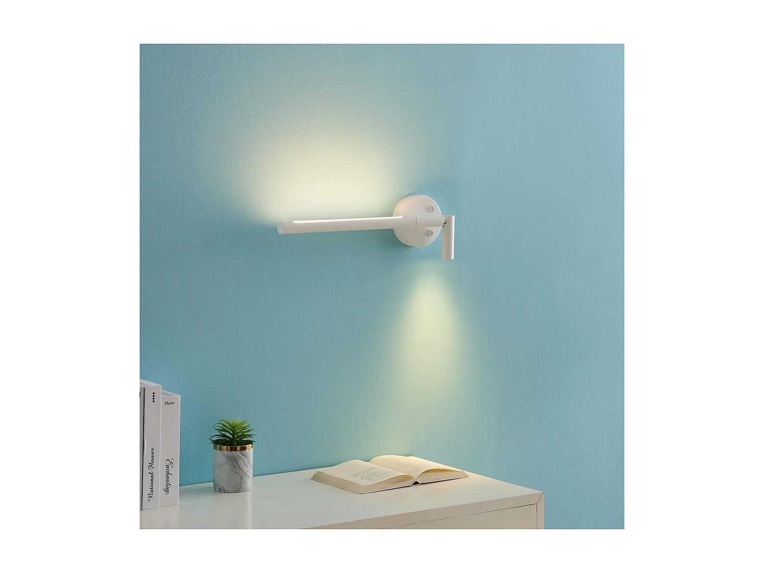 Applique murale blanche avec liseuse LED orientable  - Noxea