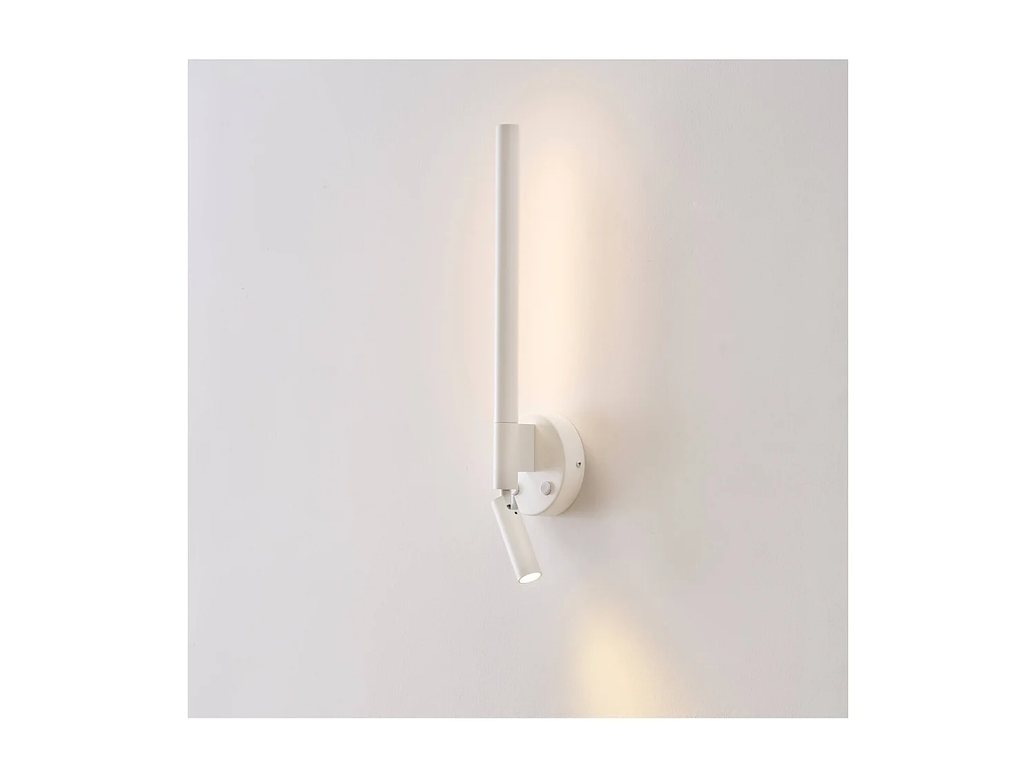 Applique murale blanche avec liseuse LED orientable  - Noxea
