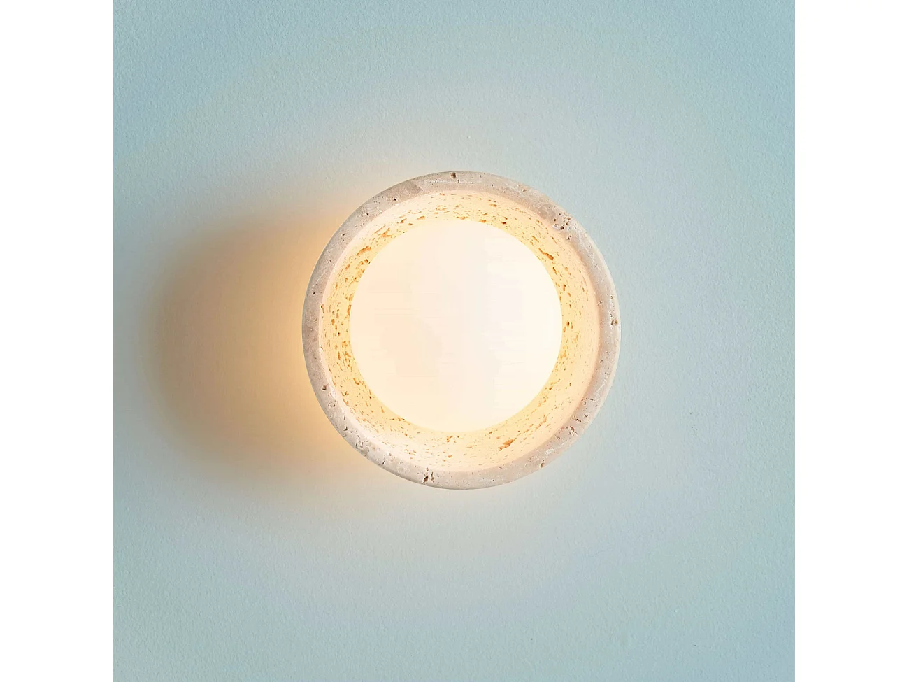 Petit éclairage en pierre naturelle bois et verre rond dépoli - Pietra