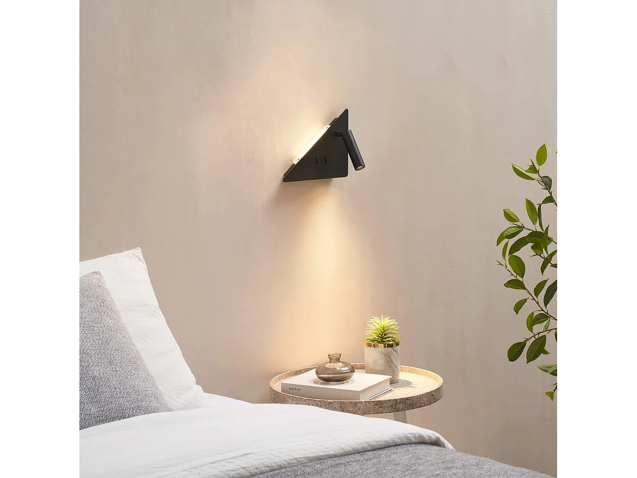 Applique noire triangle LED avec liseuse et angle droit à droite - Elaris Type A