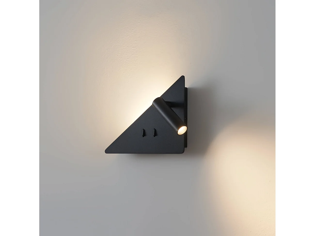 Applique noire triangle LED avec liseuse et angle droit à droite - Elaris Type A