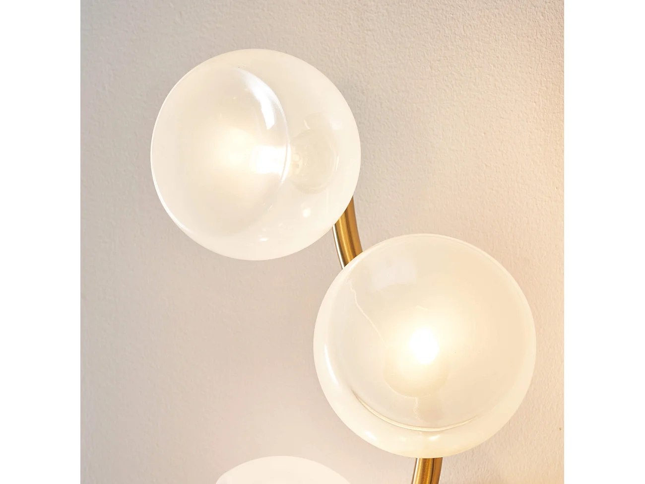 Applique murale multi abat-jours blancs brillant sur vague doré - Isalina