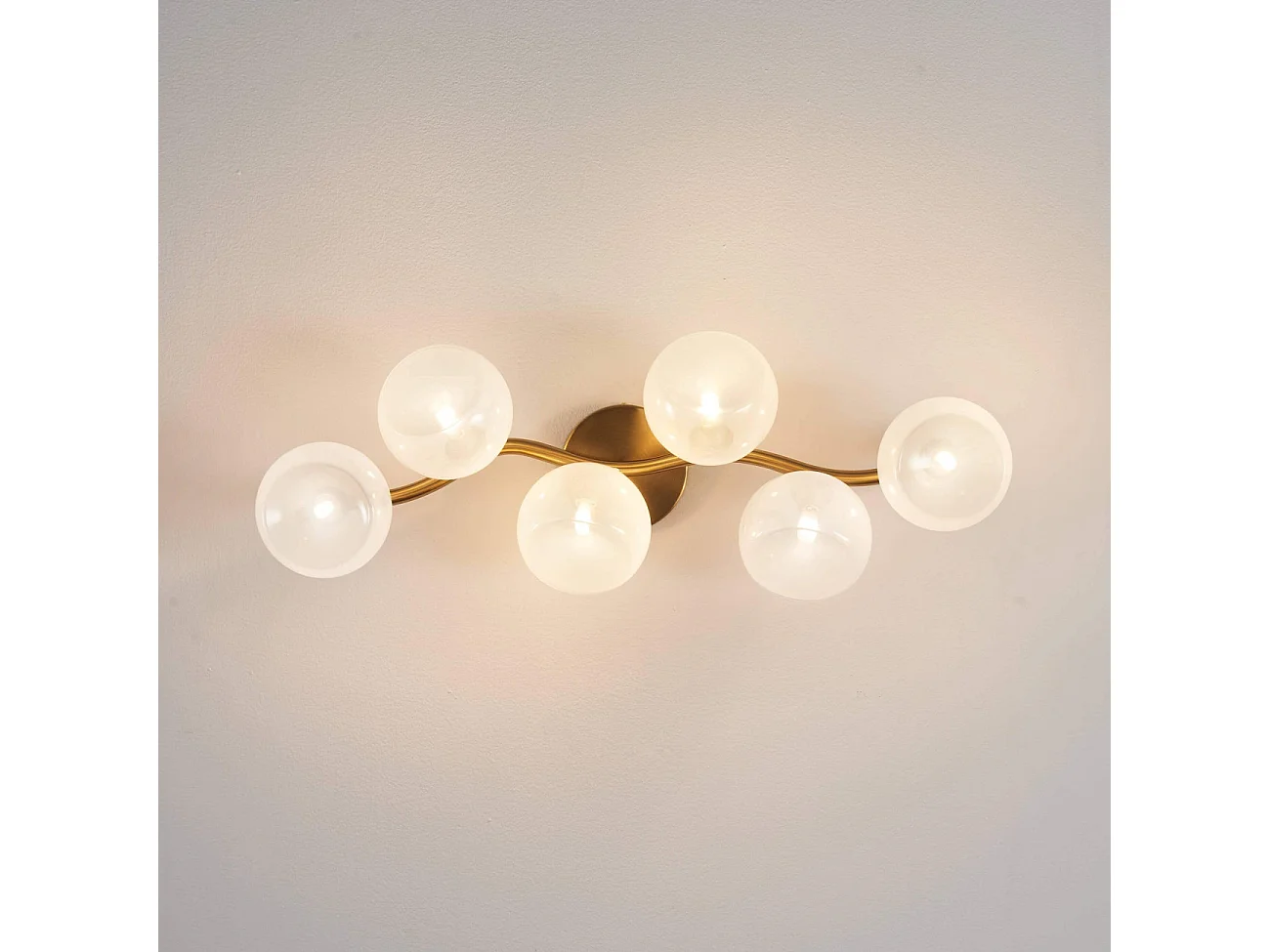 Applique murale multi abat-jours blancs brillant sur vague doré - Isalina