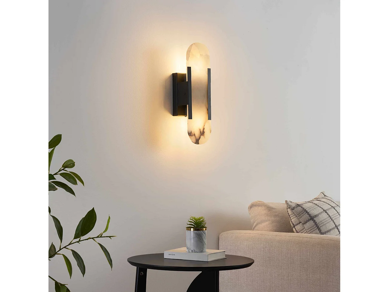 Applique chic métal noir et albâtre effet marbré - Enola