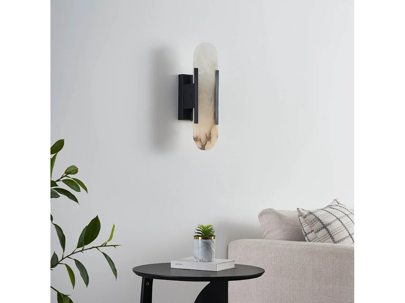 Applique chic métal noir et albâtre effet marbré - Enola