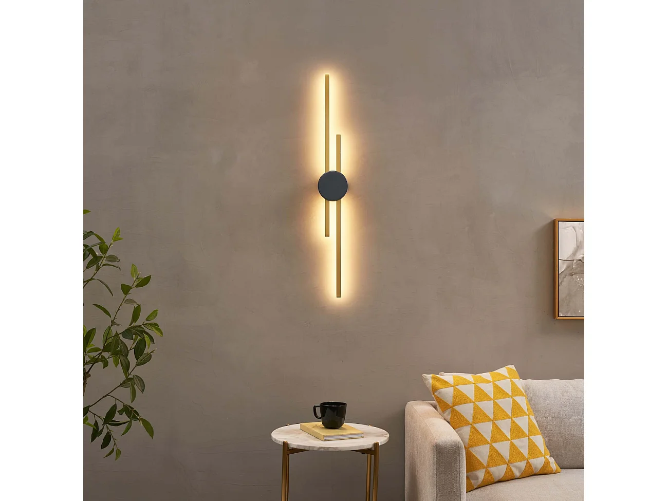 Grande applique laiton socle noir aux lignes épurées 89 cm - Pia