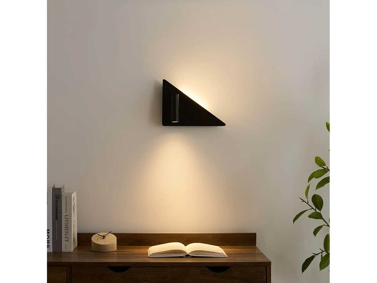 Applique noire triangle LED avec liseuse et angle droit à gauche - Elaris Type B