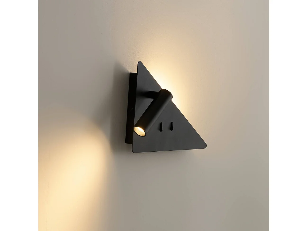 Applique noire triangle LED avec liseuse et angle droit à gauche - Elaris Type B