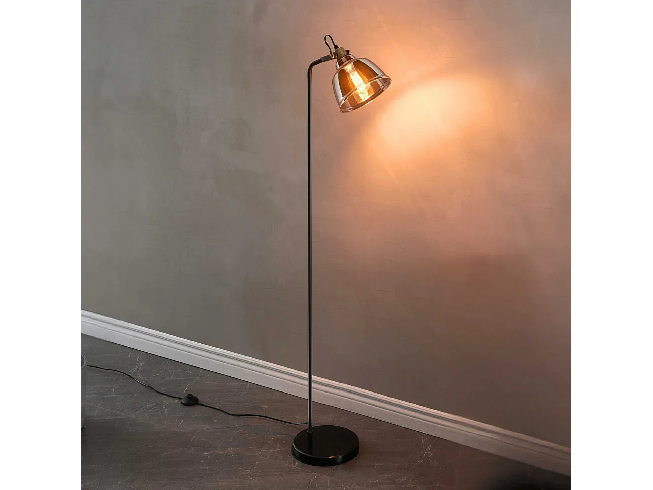 Lampadaire industriel noir verre fumé style atelier vintage - Linz